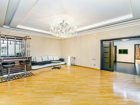 4 otaqlı yeni tikili - 28 May m. - 200 m²