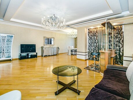 4 otaqlı yeni tikili - 28 May m. - 200 m²