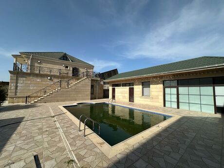 5 otaqlı həyət evi/bağ evi - Buzovna q. - 400 m²