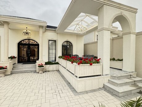 5 otaqlı həyət evi/bağ evi - Şüvəlan q. - 220 m²