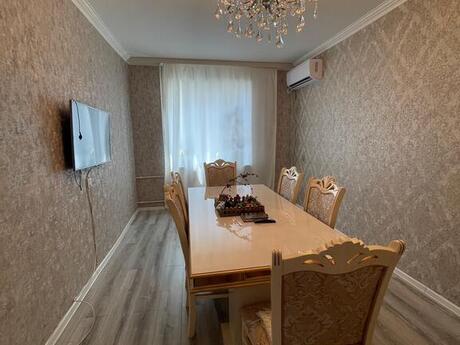 3-комн. вторичка - м. Иншаатчылар - 80 м²