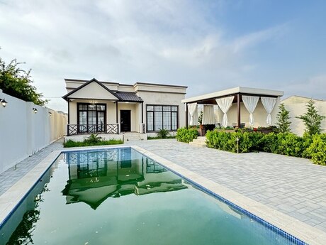 4 otaqlı həyət evi/bağ evi - Şüvəlan q. - 160 m²