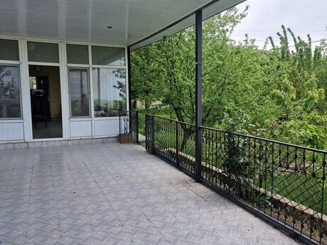 6 otaqlı həyət evi/bağ evi - Şamaxı - 263 m²