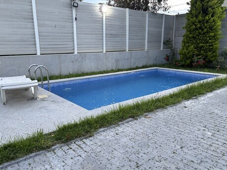 5 otaqlı həyət evi/bağ evi - Mərdəkan q. - 240 m²