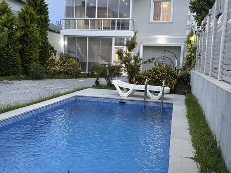 5 otaqlı həyət evi/bağ evi - Mərdəkan q. - 240 m²