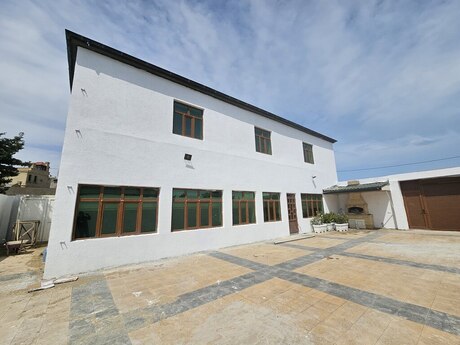 4 otaqlı həyət evi/bağ evi - Şüvəlan q. - 250 m²