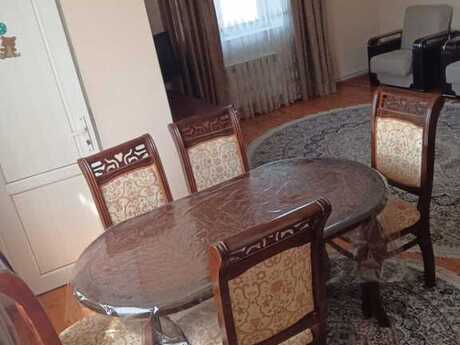 2 otaqlı köhnə tikili - 8 Noyabr m. - 100 m²