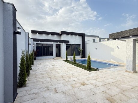 4 otaqlı həyət evi/bağ evi - Şüvəlan q. - 140 m²