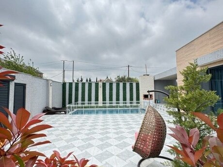 4 otaqlı həyət evi/bağ evi - Mərdəkan q. - 240 m²