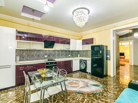 Kirayə 4 otaqlı mənzil, 140 m², Sahil: 70 ₼/ay 5