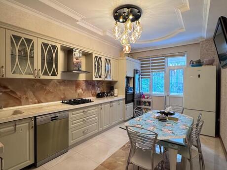 4 otaqlı yeni tikili - Nizami m. - 203 m²
