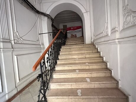 6 otaqlı köhnə tikili - Sahil m. - 220 m²