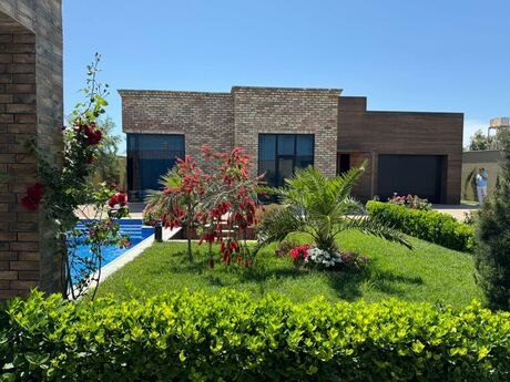 4 otaqlı həyət evi/bağ evi - Mərdəkan q. - 240 m²