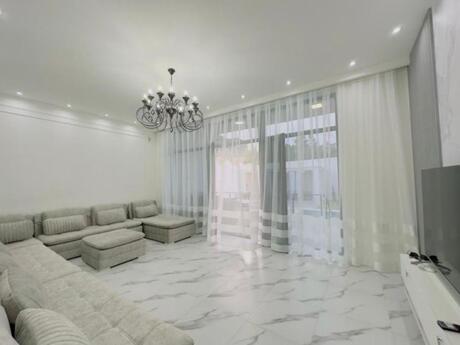 4 otaqlı həyət evi/bağ evi - Mərdəkan q. - 290 m²