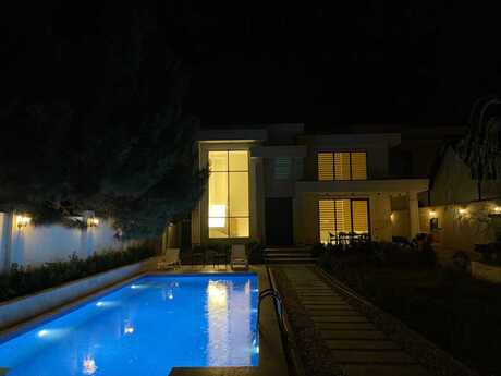 4 otaqlı həyət evi/bağ evi - Mərdəkan q. - 388 m²