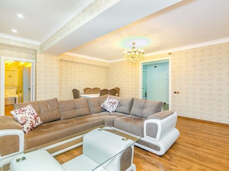 3 otaqlı yeni tikili - 28 May m. - 125 m²