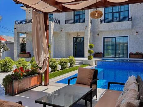 6 otaqlı həyət evi/bağ evi - Mərdəkan q. - 400 m²