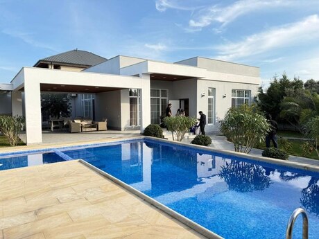 5 otaqlı həyət evi/bağ evi - Mərdəkan q. - 280 m²