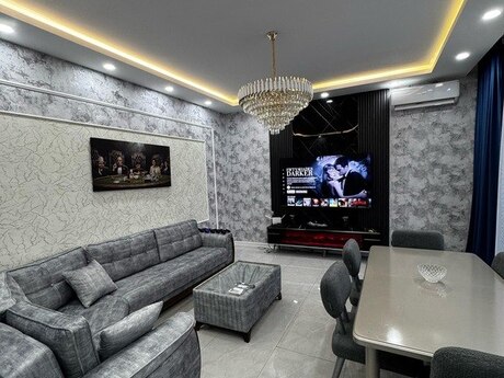 4 otaqlı həyət evi/bağ evi - Şüvəlan q. - 200 m²