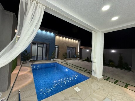 4 otaqlı həyət evi/bağ evi - Şüvəlan q. - 200 m²