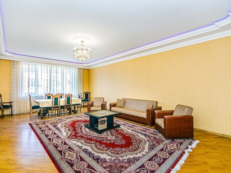 3 otaqlı yeni tikili - 28 May m. - 160 m²
