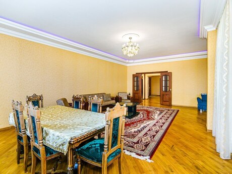 3 otaqlı yeni tikili - 28 May m. - 160 m²