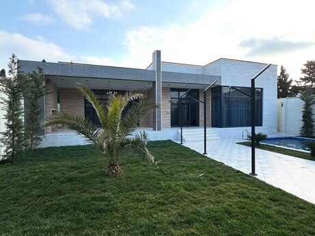 4 otaqlı həyət evi/bağ evi - Şüvəlan q. - 380 m²