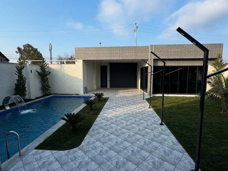4 otaqlı həyət evi/bağ evi - Şüvəlan q. - 380 m²