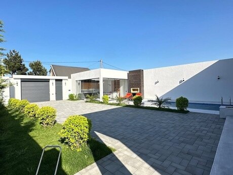 4 otaqlı həyət evi/bağ evi - Buzovna q. - 250 m²