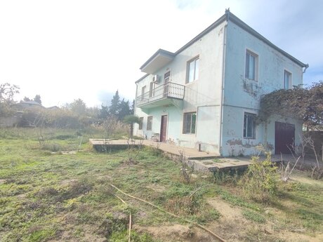 4 otaqlı həyət evi/bağ evi - Saray q. - 180 m²