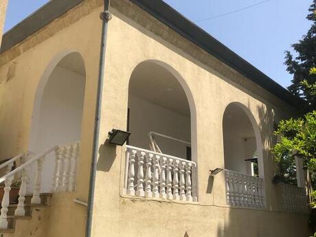12 otaqlı həyət evi/bağ evi - Elmlər Akademiyası m. - 1000 m²
