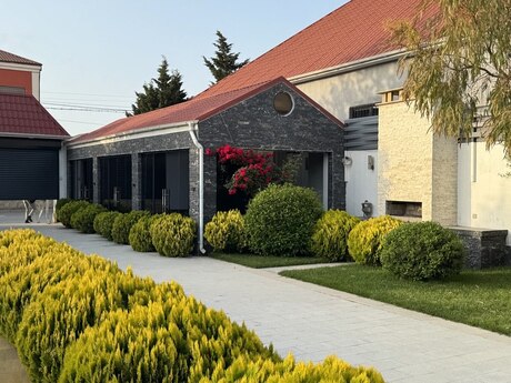 4 otaqlı həyət evi/bağ evi - Mərdəkan q. - 280 m²