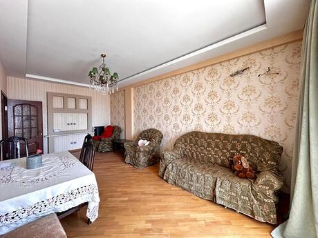 3-комн. новостройка - м. Кара Караев - 135 м²