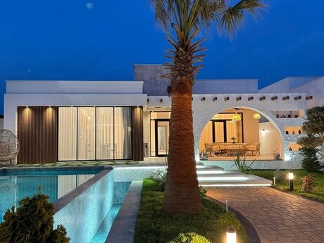 5 otaqlı həyət evi/bağ evi - Buzovna q. - 400 m²