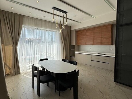 5 otaqlı həyət evi/bağ evi - Buzovna q. - 400 m²