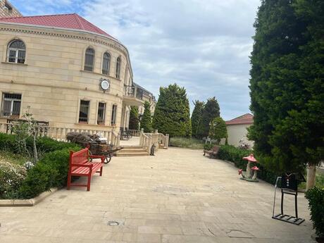 5 otaqlı həyət evi/bağ evi - Mərdəkan q. - 280 m²