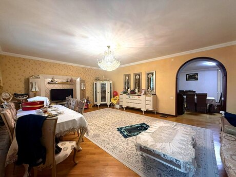 Объявление №5220886 - Баку, м. Кара Караев, 5-комн., 250 м²