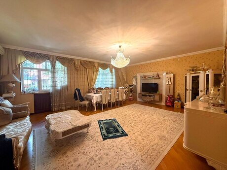 5 otaqlı həyət evi, 250 m², Qara Qarayev: 495 000 ₼ 2