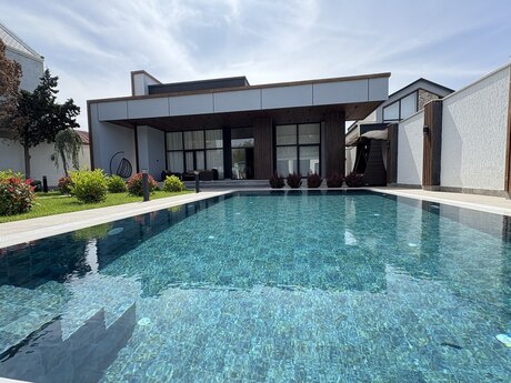 5 otaqlı həyət evi/bağ evi - Mərdəkan q. - 320 m²