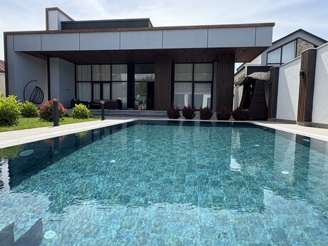 5 otaqlı həyət evi/bağ evi - Mərdəkan q. - 320 m²