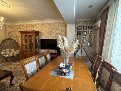 4 otaqlı köhnə tikili - Bakıxanov q. - 113 m²