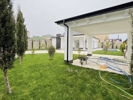 4 otaqlı həyət evi/bağ evi - Şüvəlan q. - 200 m²