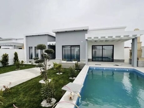 4 otaqlı həyət evi/bağ evi - Mərdəkan q. - 190 m²