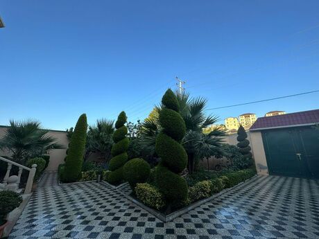 9 otaqlı həyət evi/bağ evi - Bakıxanov q. - 500 m²