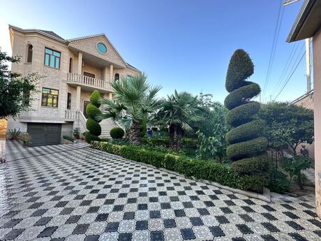 9 otaqlı həyət evi/bağ evi - Bakıxanov q. - 500 m²
