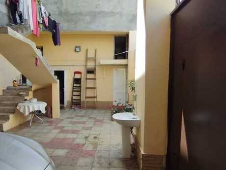 8 otaqlı həyət evi/bağ evi - İnşaatçılar m. - 200 m²