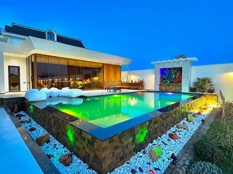 5 otaqlı həyət evi/bağ evi - Mərdəkan q. - 400 m²