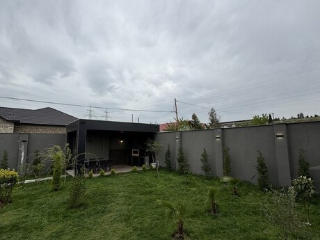 5 otaqlı həyət evi/bağ evi - Şüvəlan q. - 250 m²