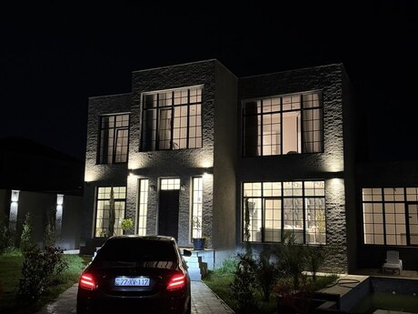 5 otaqlı həyət evi/bağ evi - Şüvəlan q. - 250 m²