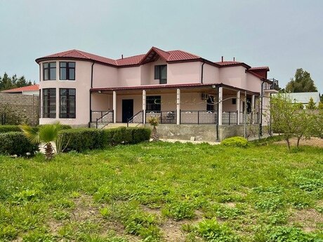 8 otaqlı həyət evi/bağ evi - Mərdəkan q. - 420 m²